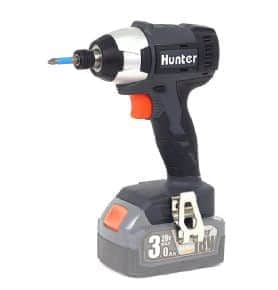 מברגת אימפקט בראשלס נטענת 18V+מטען +2 סוללות 2.5Ah+תיק